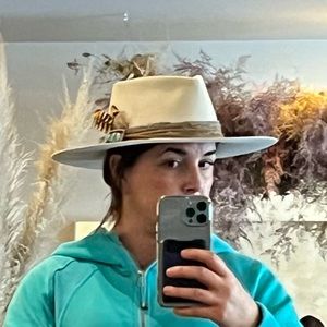 Meet your Posher, Janina